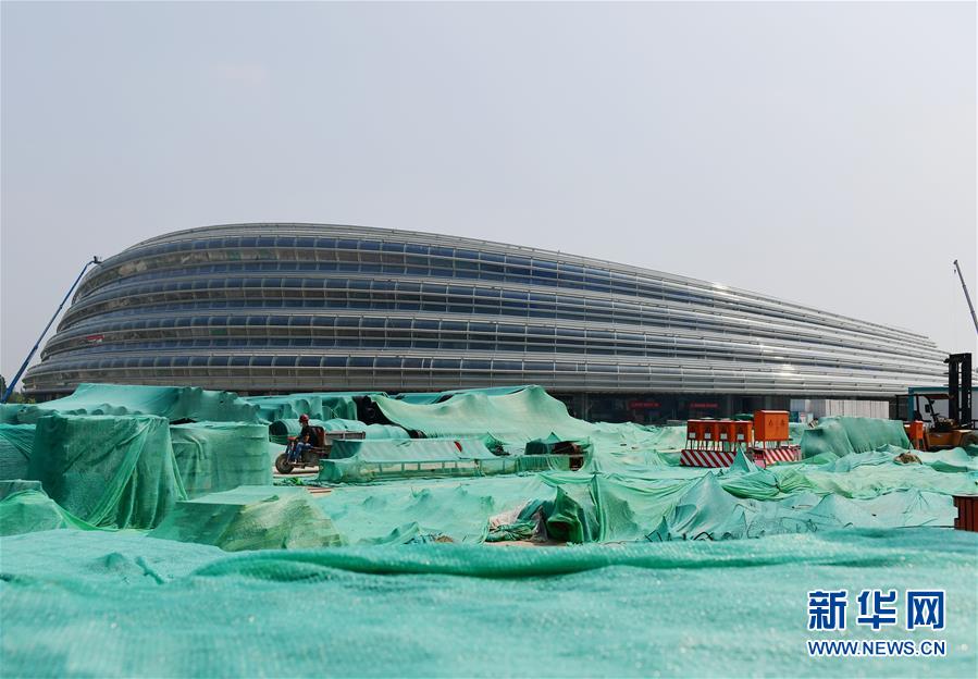 （體育·圖文互動(dòng)）（2）易轉(zhuǎn)換、夠低碳、可持續(xù)——解密北京冬奧場館冰面建設(shè)亮點(diǎn)