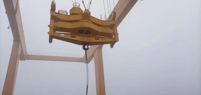 旋轉(zhuǎn)過(guò)渡上架及吊鉤橫梁組合使用
